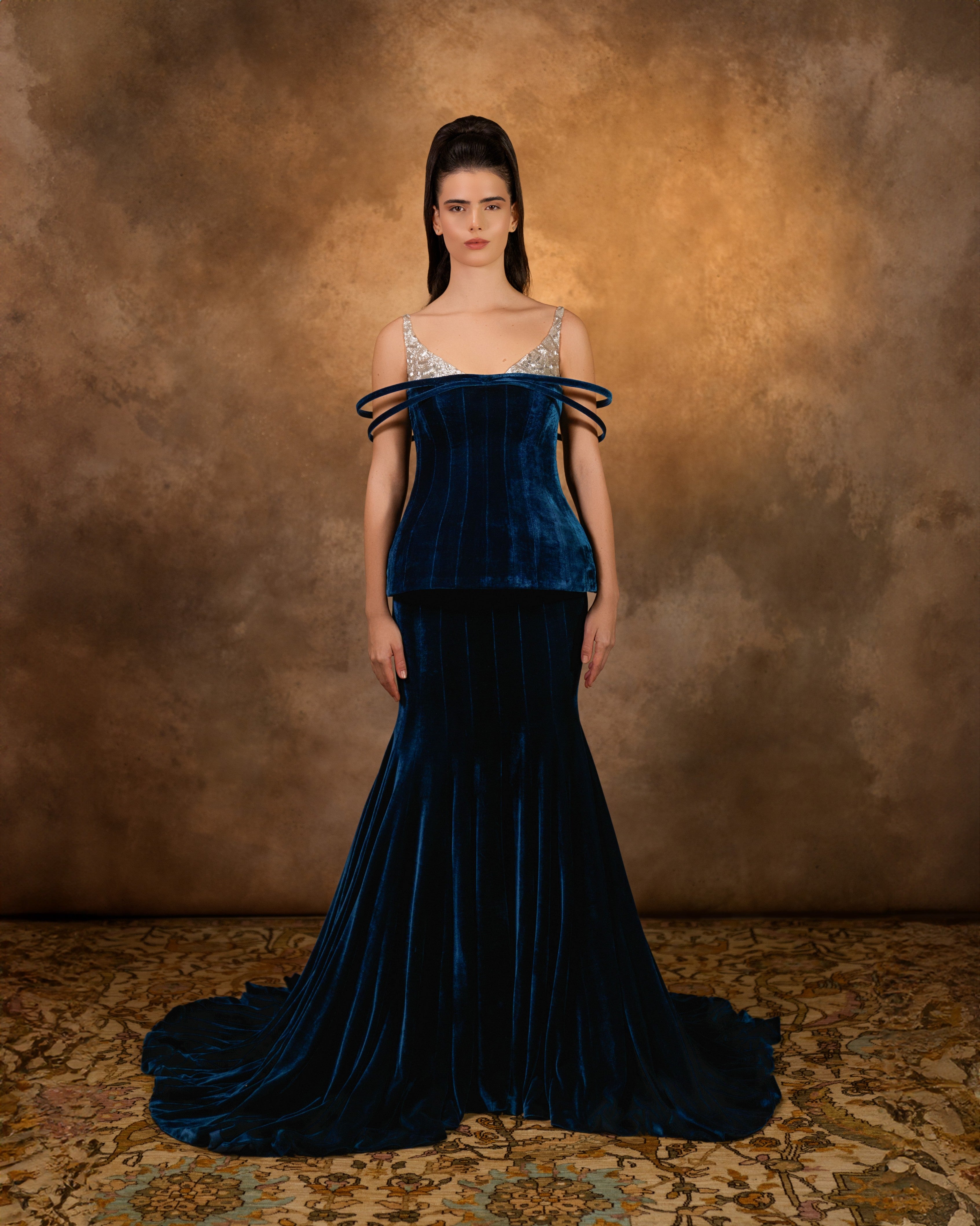 Velvet corset with sequined shoulders