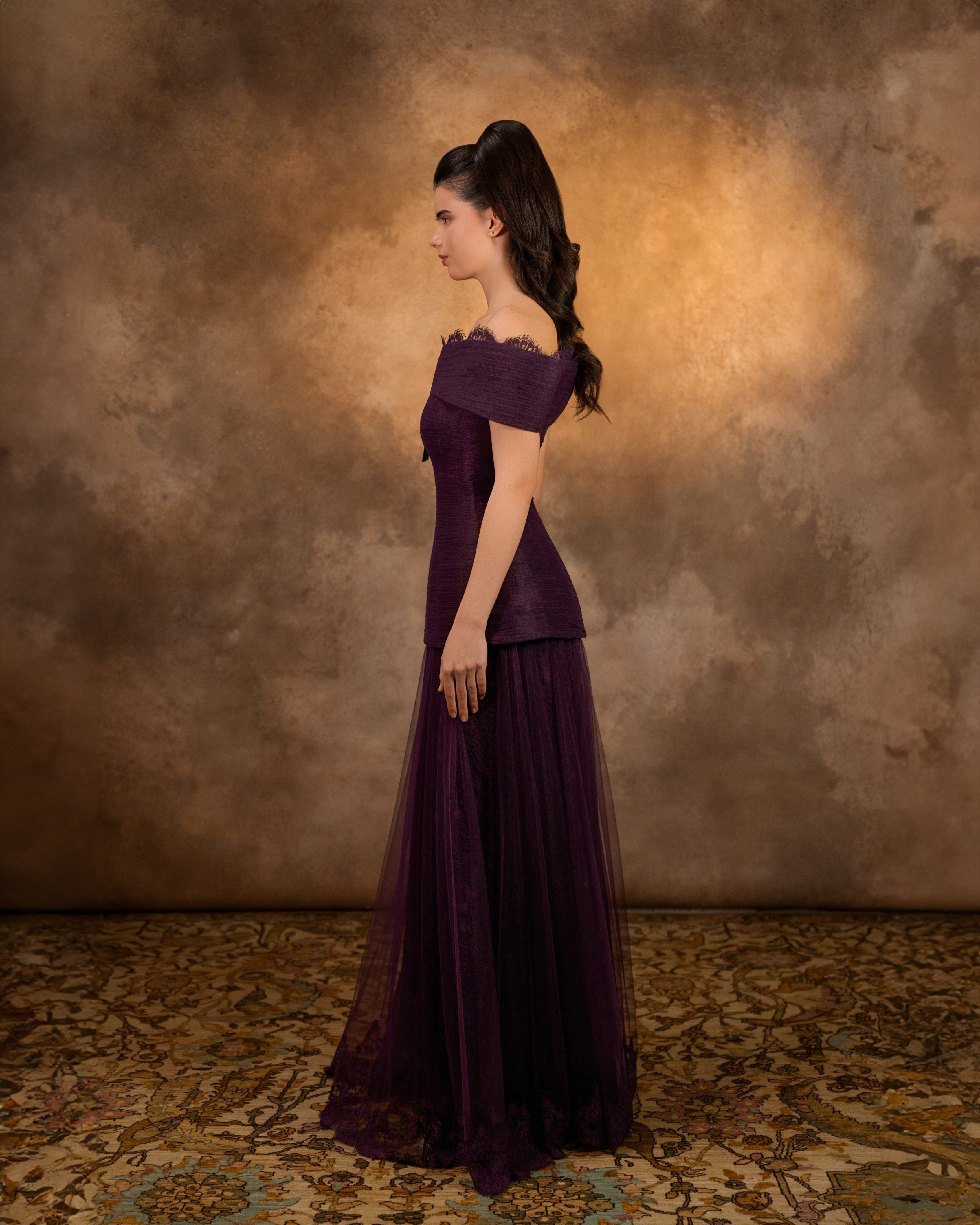 Dantel and tour dress with corset