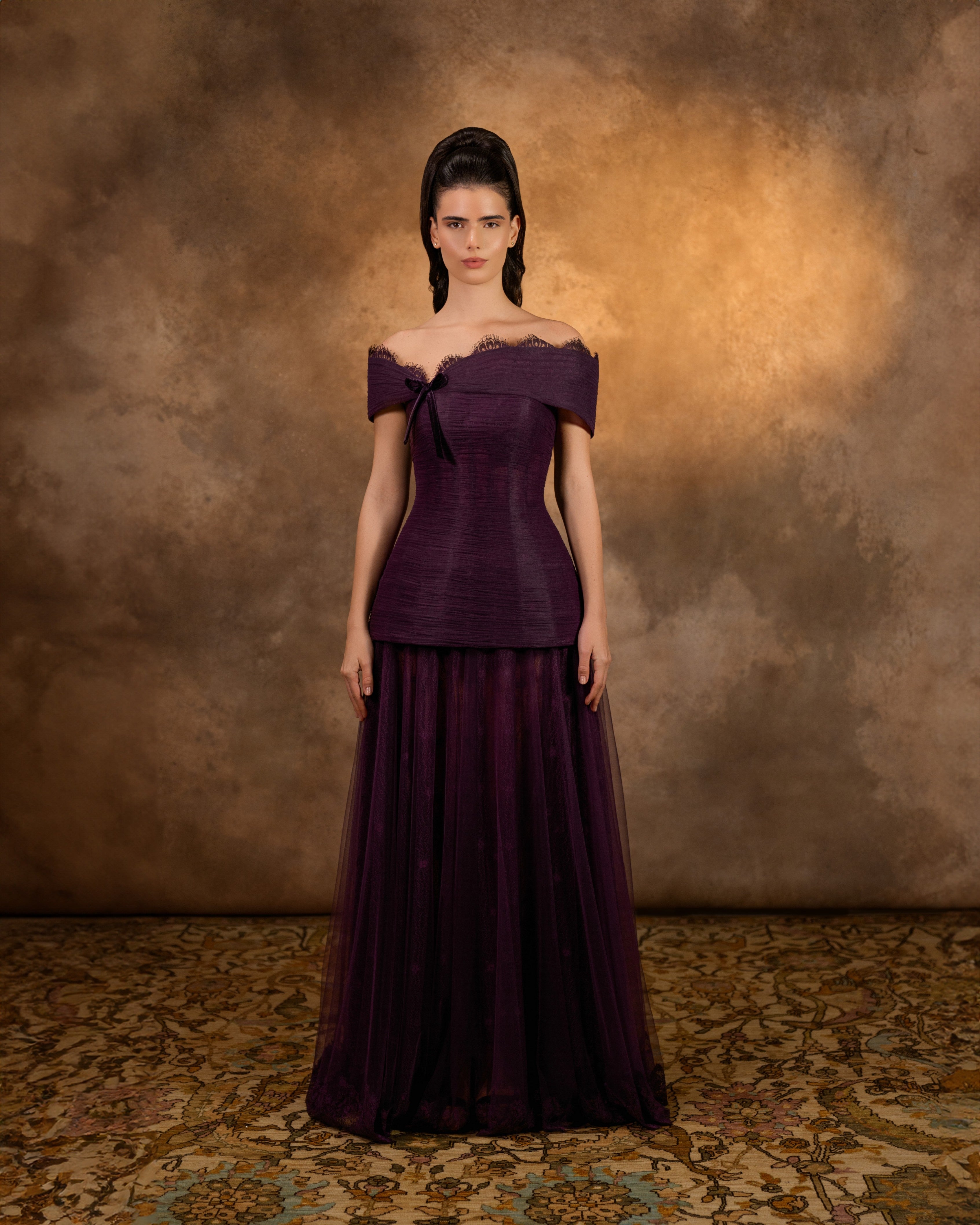 Dantel and tour dress with corset