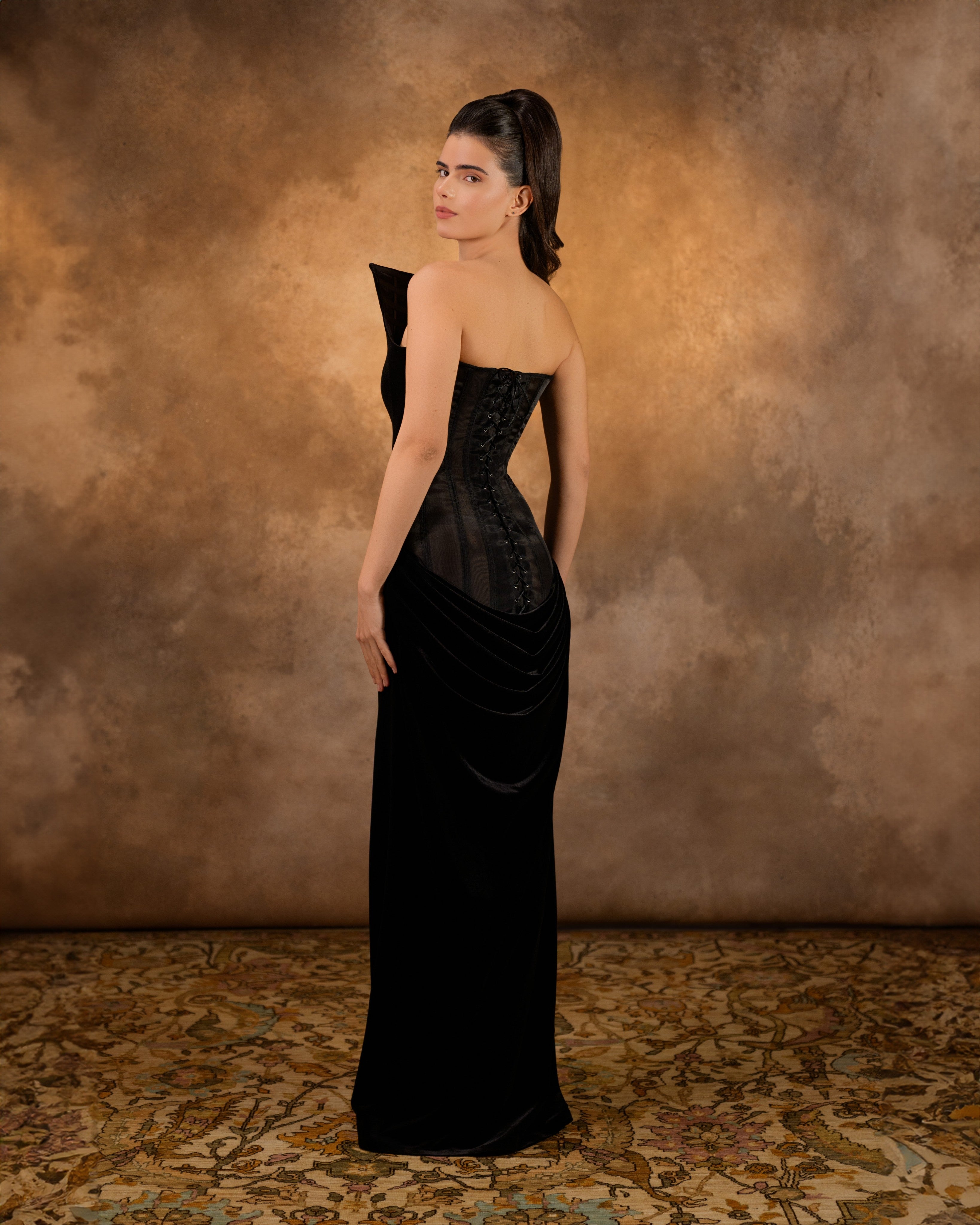 Velvet with closed chest