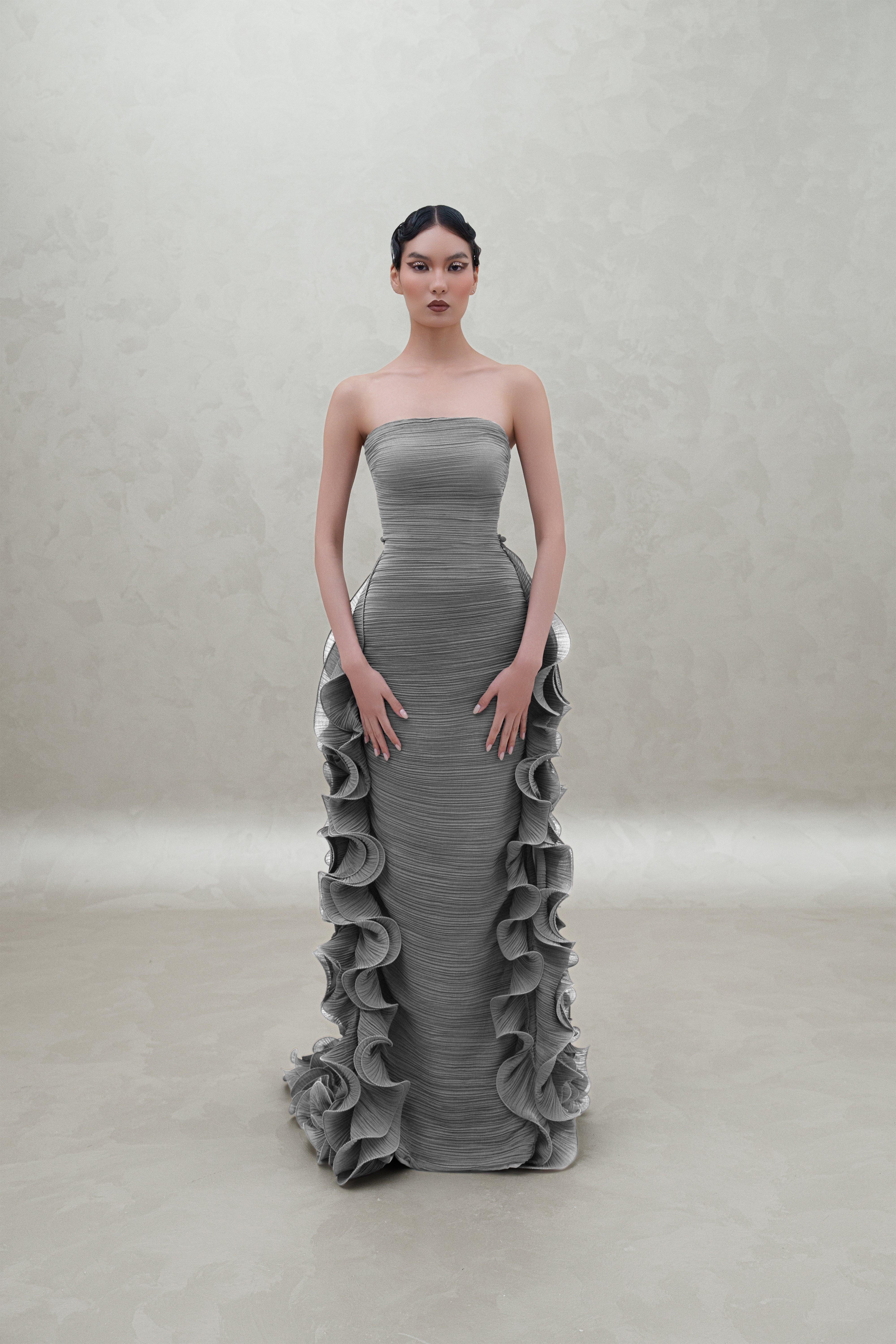 long dress with wavy ruffles